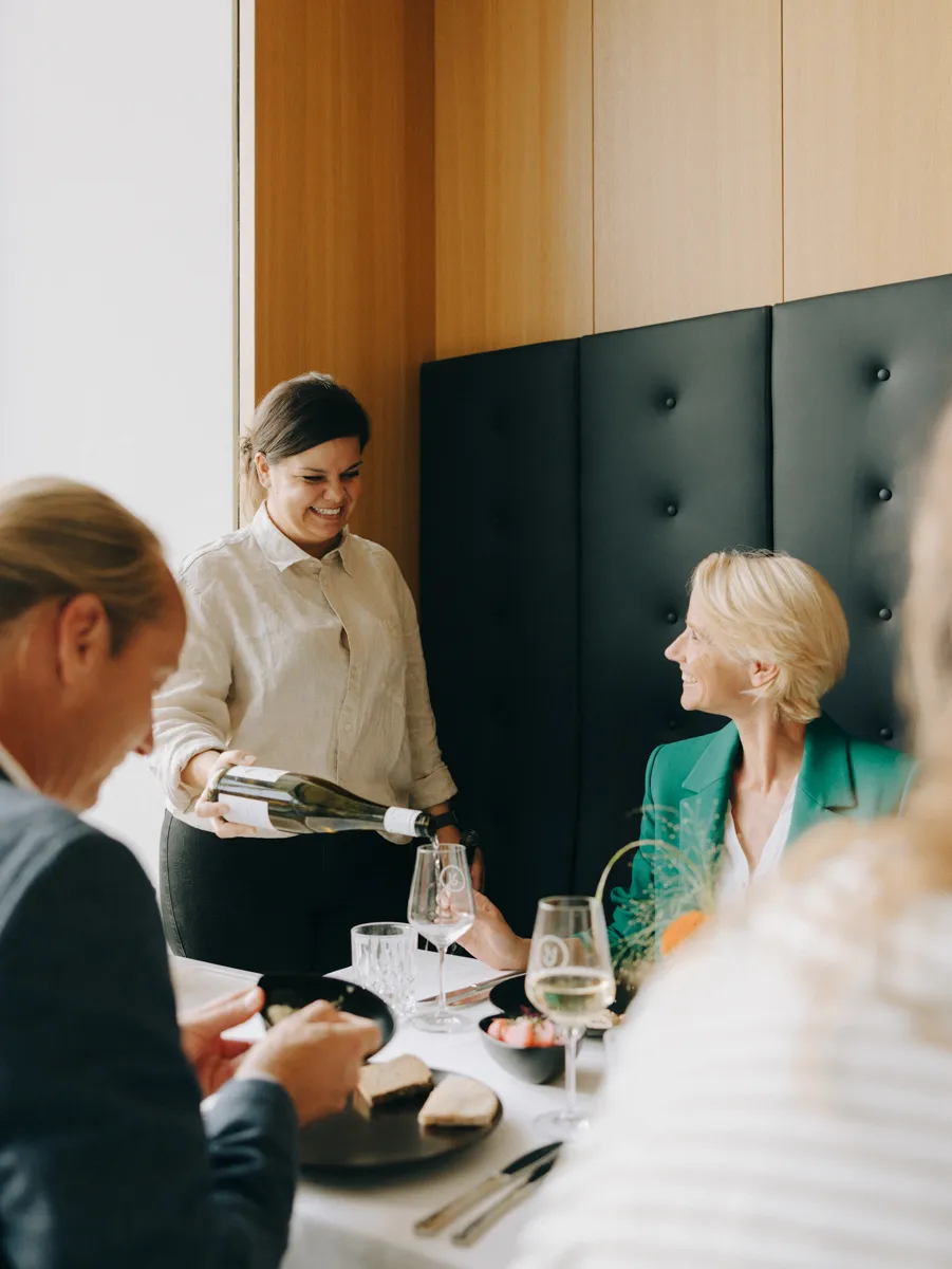 Gäste beim Catering